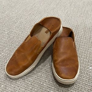OluKai brown leather sneaker